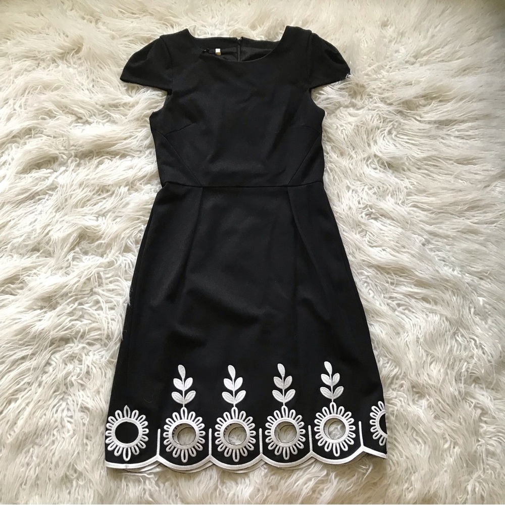 4.Collective Kate Black Daisy Cap Sleeve Dress‎